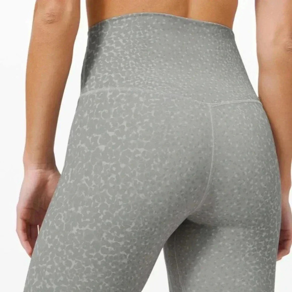 Lululemon I 4 - Picture 8 of 9